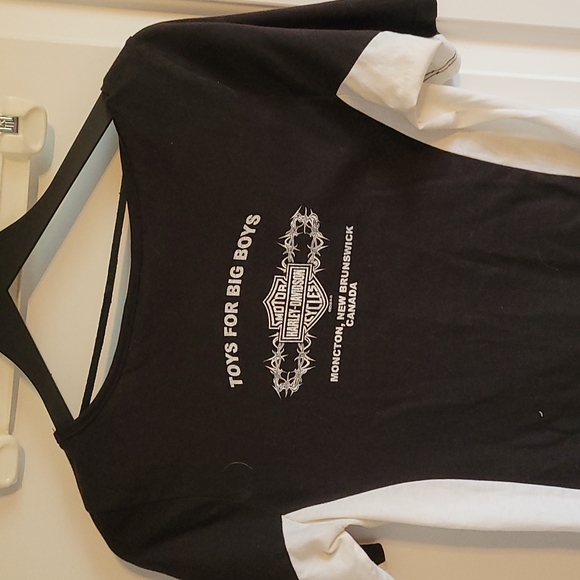 2 Women's Harley Davidson shirts - Picture 6 of 8